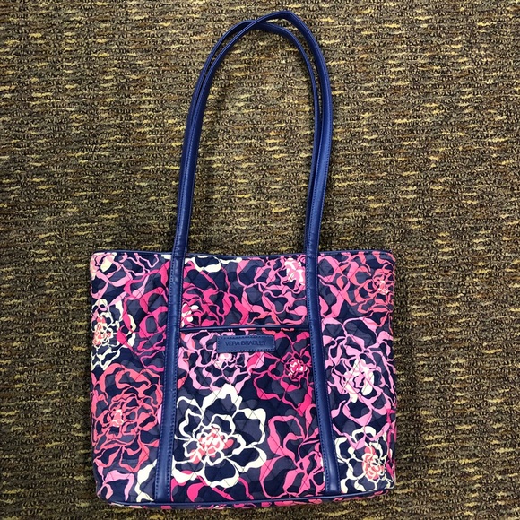 Vera Bradley Handbags - Vera Bradley shoulder bag